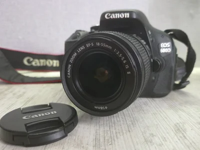 Фотоаппарат Canon EOS 600D с объективом 18-55mm и аксессуарами