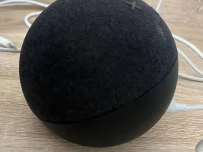 Умная колонка Amazon Alexa