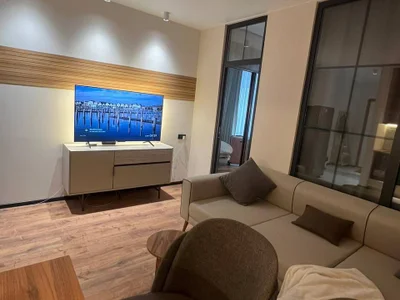 1+1, Новый бульвар, Згвиспири 6, $500