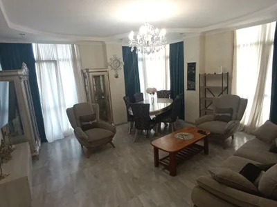 Квартира 3+1 на год $1000