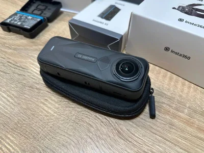 Insta360 X5 стандартный комплект с аксессуарами