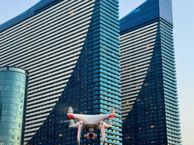 Квадрокоптер DJI Phantom 4 Pro