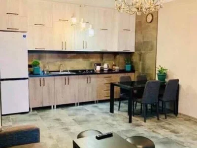 1+1 в Старом городе, $700