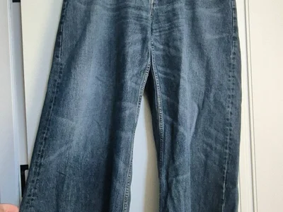 Джинсы ZARA Eur 44