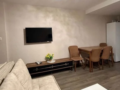 3-комнатная квартира, 75 м², $600