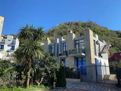 Вилла в Гонио, 3 спальни, $2200