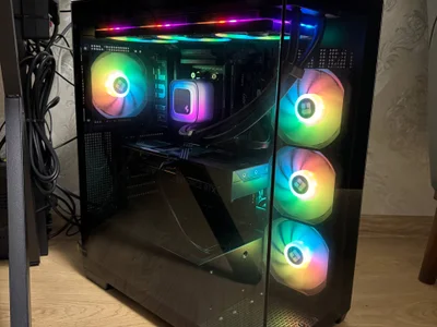 Мощный игровой ПК Ryzen 7 9800X3D / RTX 5070