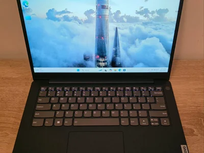 Ноутбук Lenovo IdeaPad 3 14IAU7