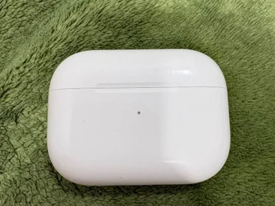 Airpods Pro 1gen (кейс и правый наушник)