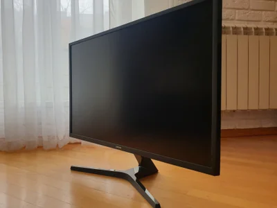 Samsung u32j590uqi 32 дюйма