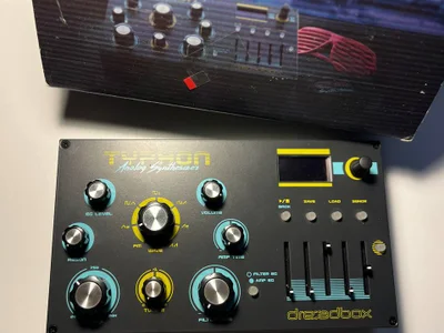 Синтезатор Dreadbox Typhon Portable Analog Desktop