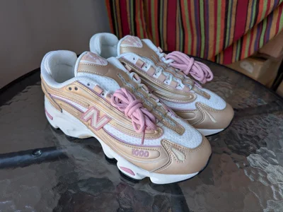 Женские кроссовки New Balance 1000