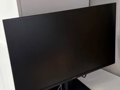 Монитор Samsung S27D300GA 27" IPS 100 Гц