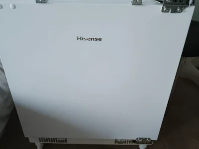 Встраиваемый холодильник Hisense