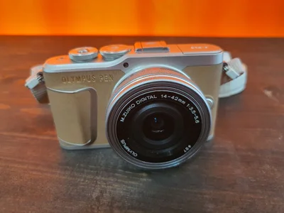 Фотоаппарат Olympus PEN E-PL9 с объективом 14-42mm
