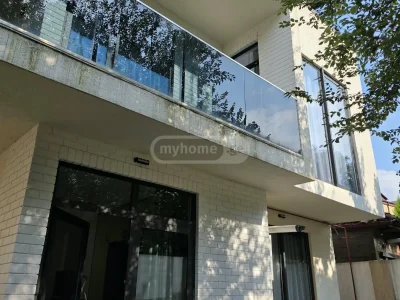 Частный дом на 6 комнат в районе аэропорта, Батуми