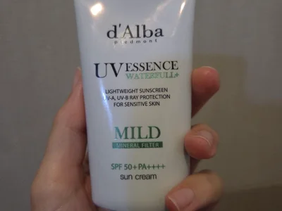 Солнцезащитный крем d'Alba UV Essence Mild Sun Cream SPF 50+