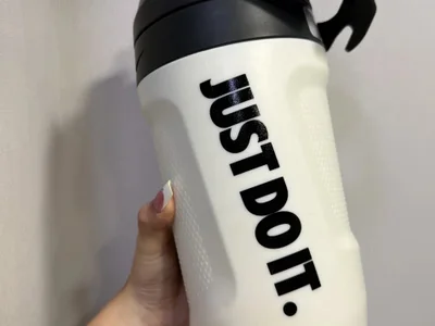 Бутылка для воды Nike Just Do It 1.89L