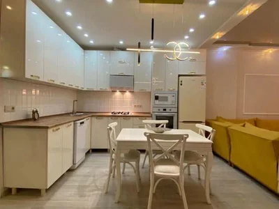 2+1 рядом с Grand Mall, $1200