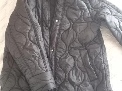Черная длинная куртка H&M