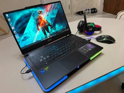 Игровой ноутбук MSI Cyborg с аксессуарами
