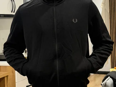Зипка Fred Perry