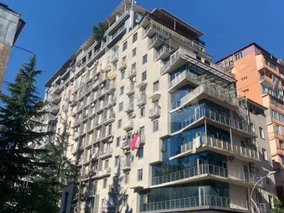 Двухкомнатная квартира в районе Руставели, Батуми