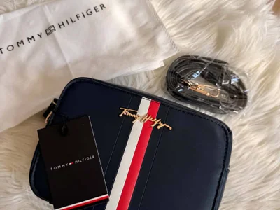 Сумка Hilfiger Denim с солнцезащитными очками