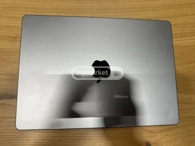 Ноутбук Apple