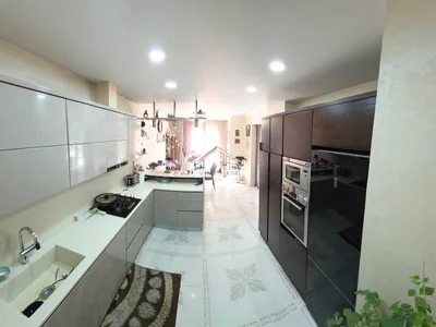 4-комнатная квартира, Джавахишвили 4А, $1900