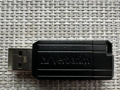 Флешка Verbatim 64 GB (USB 2.0)