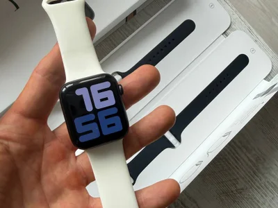 Apple Watch SE 44mm GPS Cellular Midnight