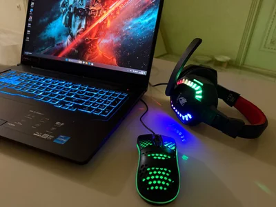 Игровой ноутбук Asus TUF Gaming F17 с аксессуарами