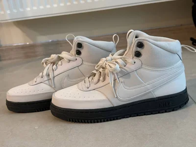 Кроссовки Nike