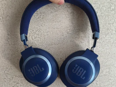 Наушники JBL LIVE770