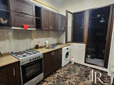 1+2 в Старом Батуми, $800