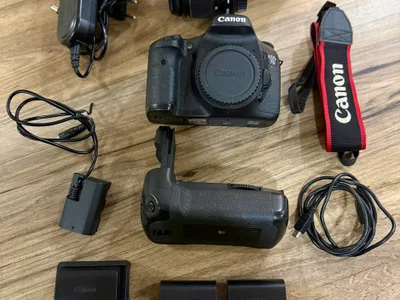 Canon EOS 7D с аксессуарами