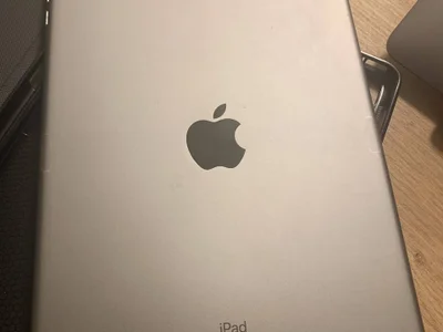 iPad A1893