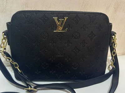 Сумка женская бренда Louis Vuitton в идеальном состоянии