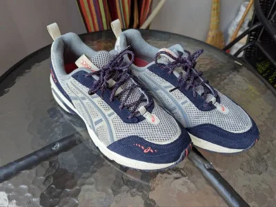 Кроссовки ASICS GEL-1090v2