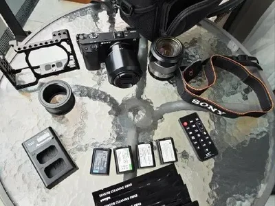 Sony 18-55mm f/3.5-5.6 OSS