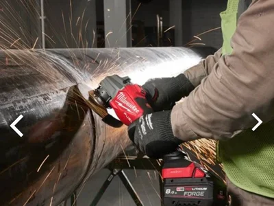 Угловая шлифмашина Milwaukee M18 FUEL CAG125XPDB с двумя аккумуляторами