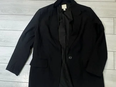 Черный пиджак H&M M