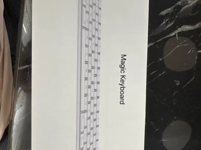 Беспроводная клавиатура Apple Magic Keyboard