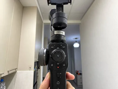 Стабилизатор Zhiyun Smooth 4