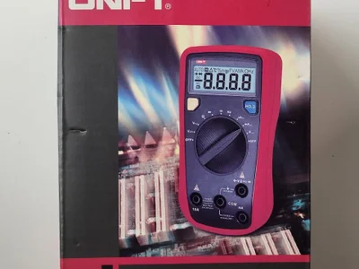 Цифровой мультиметр UNI-T UT136