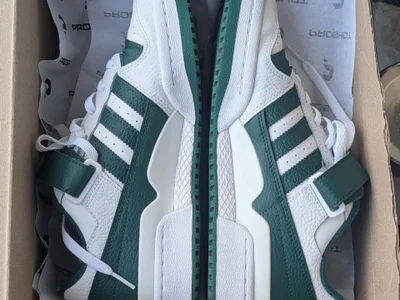 Кроссовки Adidas 42