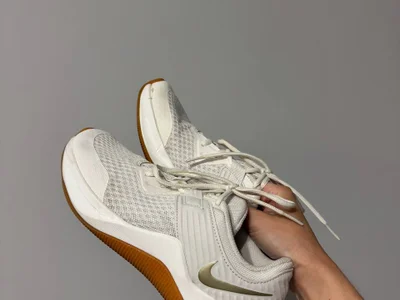 Кроссовки Nike женские