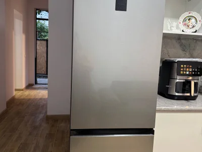 Холодильник Samsung