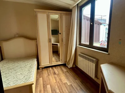 2+1 у парка 6 Мая, $800